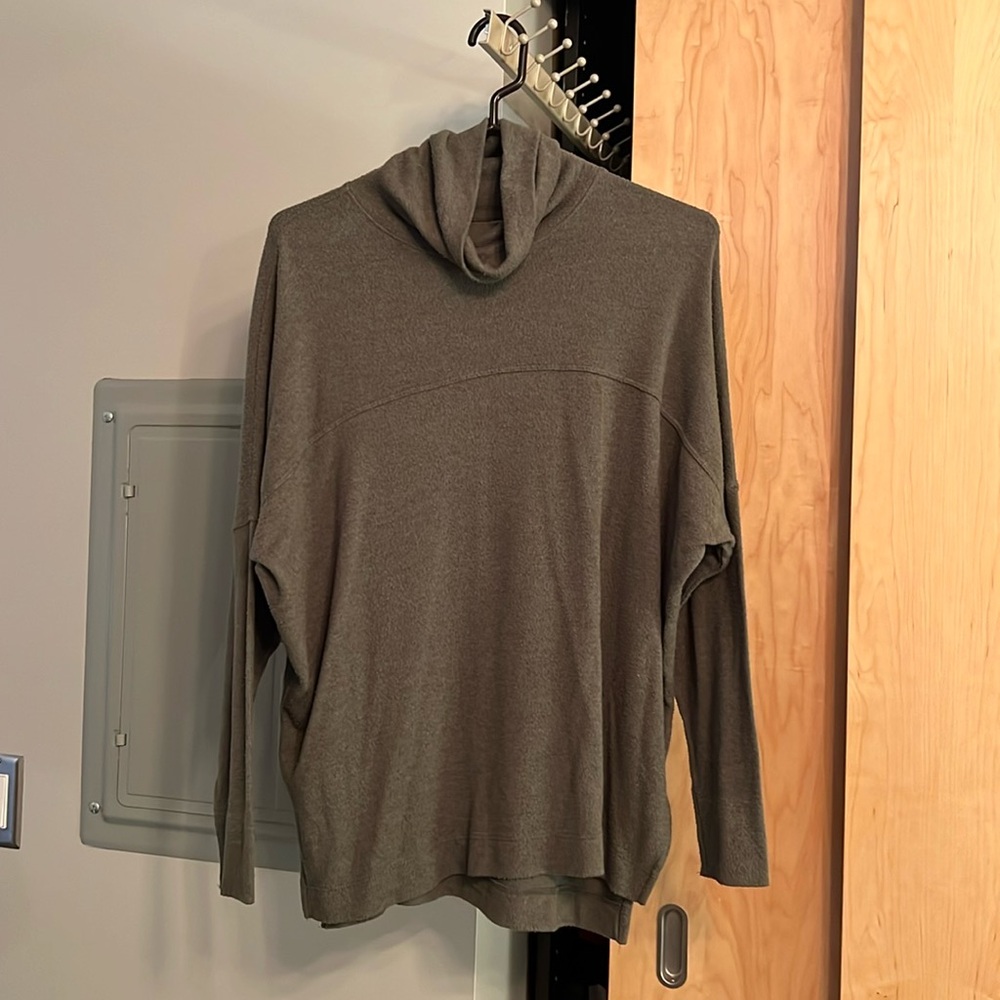 Aerie oversized green sweater